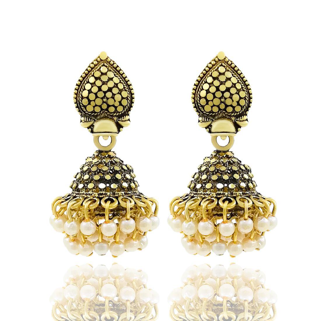 Exquisite Pearls Earring